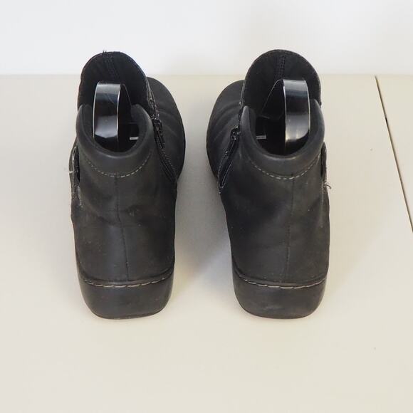 Clarks Women's Cora Rae Button Strap Ankle Booties Black Leather Boots Sz 8.5 - Picture 4 of 11